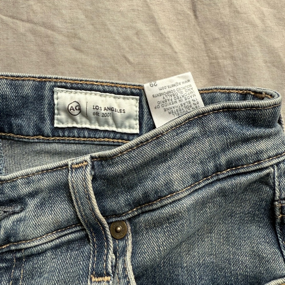 Ag jeans . Like new ! size 29 .